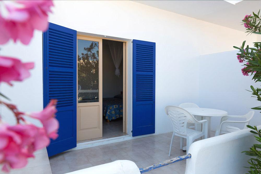 Hostal Mayans Es Pujols Buitenkant foto