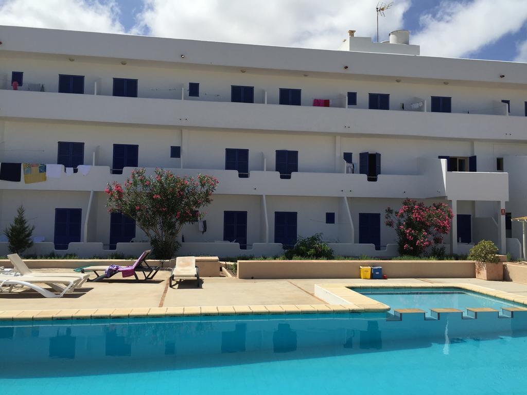 Hostal Mayans Es Pujols Buitenkant foto
