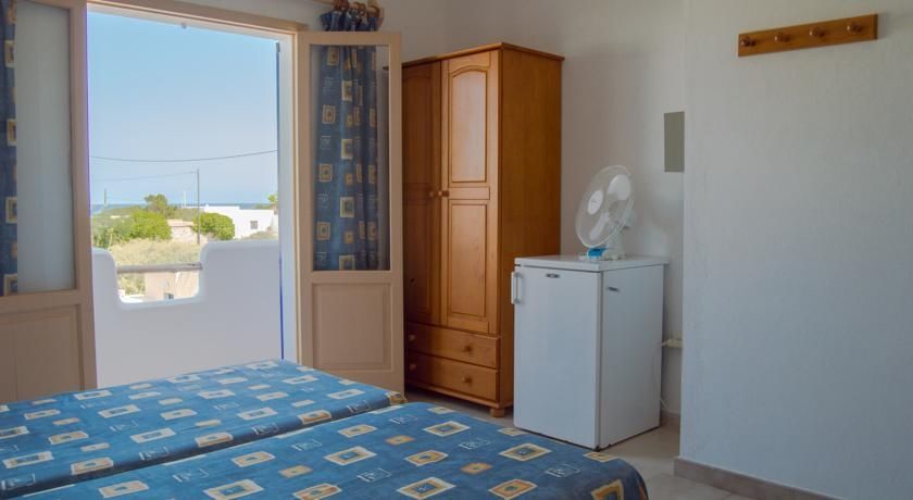 Hostal Mayans Es Pujols Buitenkant foto